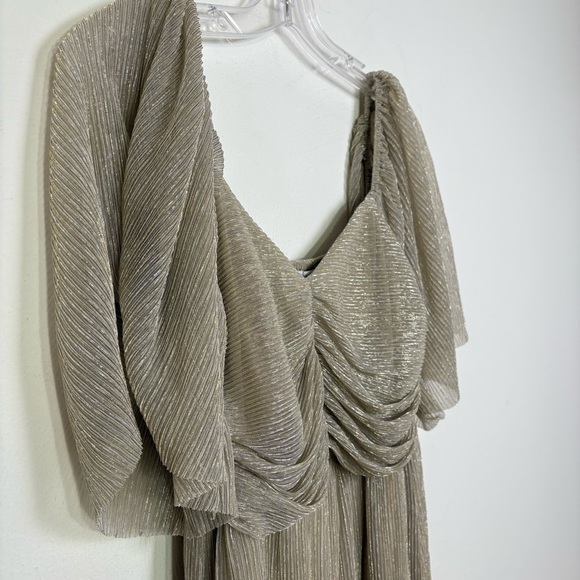 BALTIC BORN Athena Pleated V-Neck Maxi Dress Champagne Gold Metallic Size L - Picture 10 of 17